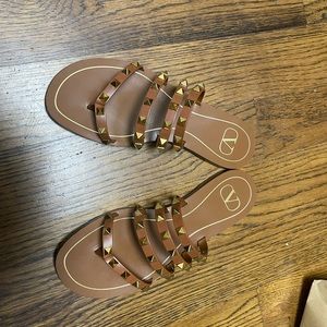 Brown leath Rockstud strappy Valentino sandal 38.5